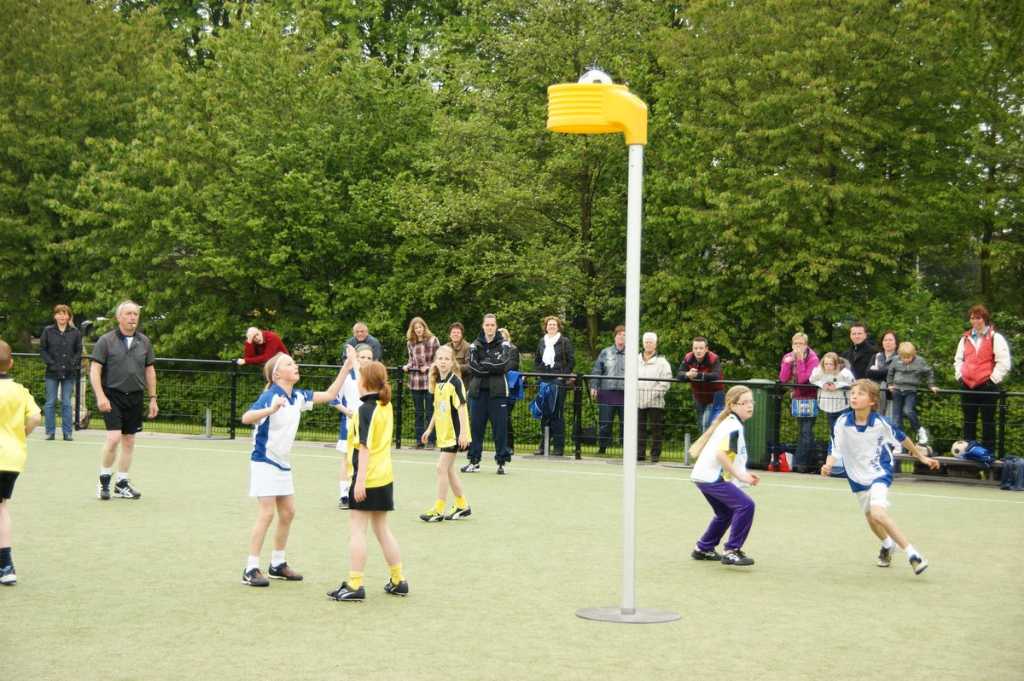 Korfbal E2  8 mei 2010 -6.JPG